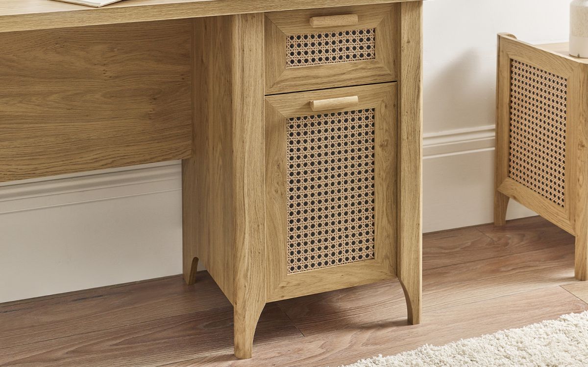 Sydney Desk